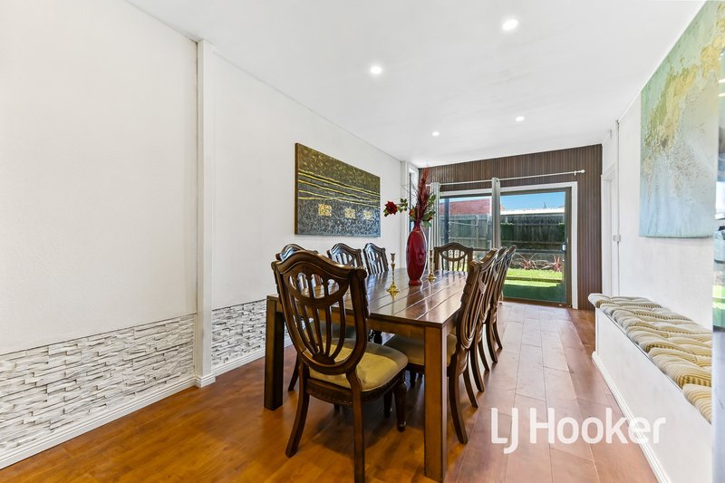 Photo - 11 Ora Street, Hampton Park VIC 3976 - Image 8