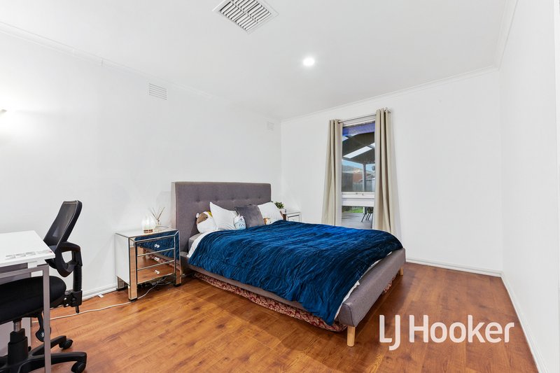 Photo - 11 Ora Street, Hampton Park VIC 3976 - Image 9