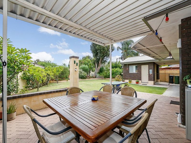 Photo - 11 Orberry Place, Thornlie WA 6108 - Image 1