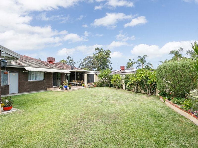 Photo - 11 Orberry Place, Thornlie WA 6108 - Image 13