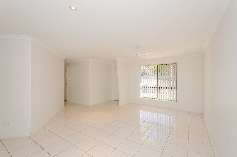 Photo - 11 Orungal Street, Clinton QLD 4680 - Image 6