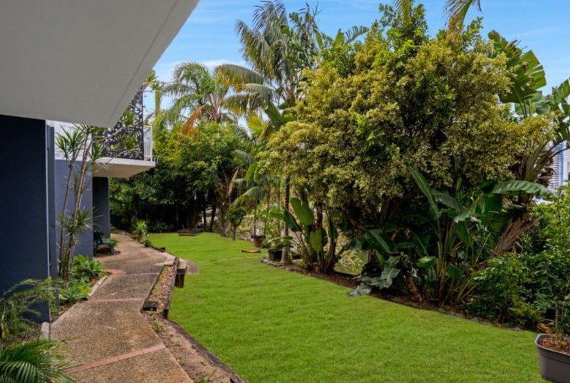 Photo - 1/1 Orvieto Avenue, Mermaid Waters QLD 4218 - Image 7