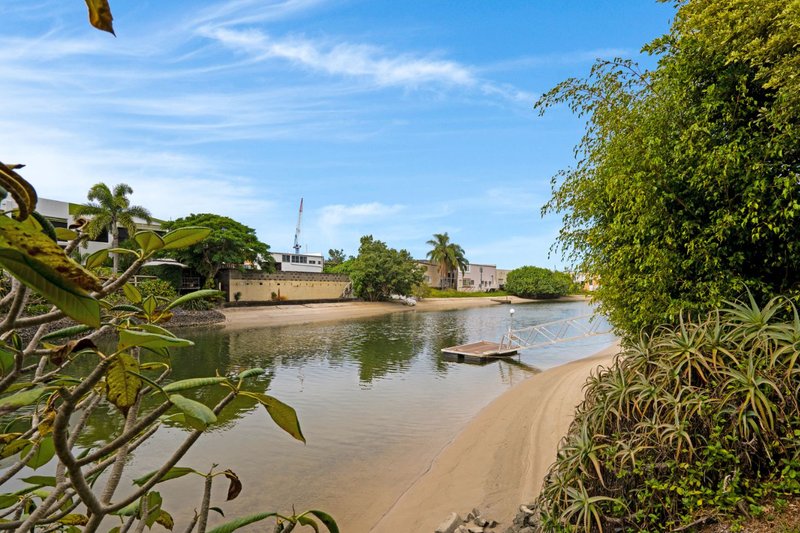 Photo - 1/1 Orvieto Avenue, Mermaid Waters QLD 4218 - Image 8