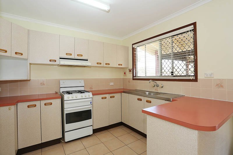 Photo - 11 Overton Court, Crestmead QLD 4132 - Image 4