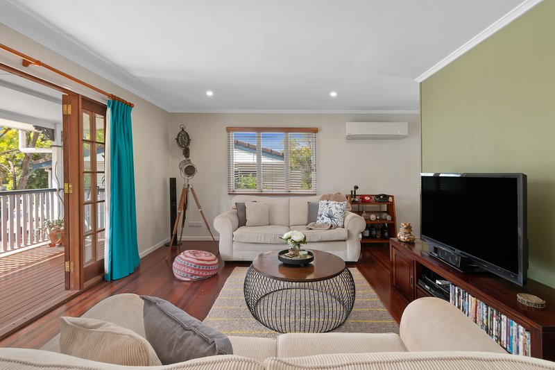 Photo - 11 Owarra Avenue East , Ferny Hills QLD 4055 - Image 7