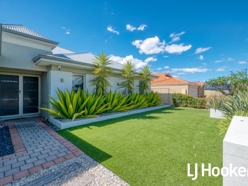 Photo - 11 Packenham Promenade, Canning Vale WA 6155 - Image 2