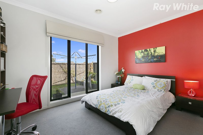 Photo - 11 Page Close, Pakenham VIC 3810 - Image 8