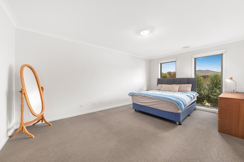 Photo - 11 Palmyra Street, Keysborough VIC 3173 - Image 7