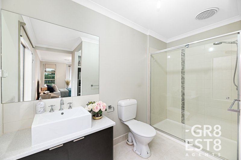 Photo - 11 Pandora Drive, Cranbourne West VIC 3977 - Image 3