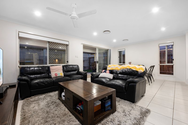 Photo - 11 Panorama Place, Upper Kedron QLD 4055 - Image 8