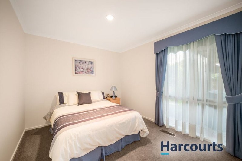 Photo - 11 Paperbark Place, Knoxfield VIC 3180 - Image 8