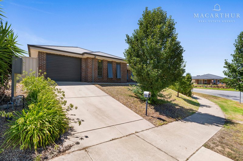 Photo - 11 Paradise Drive, Gobbagombalin NSW 2650 - Image 13