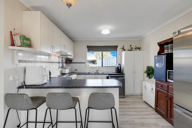 Photo - 11 Park Street, Merbein VIC 3505 - Image 6