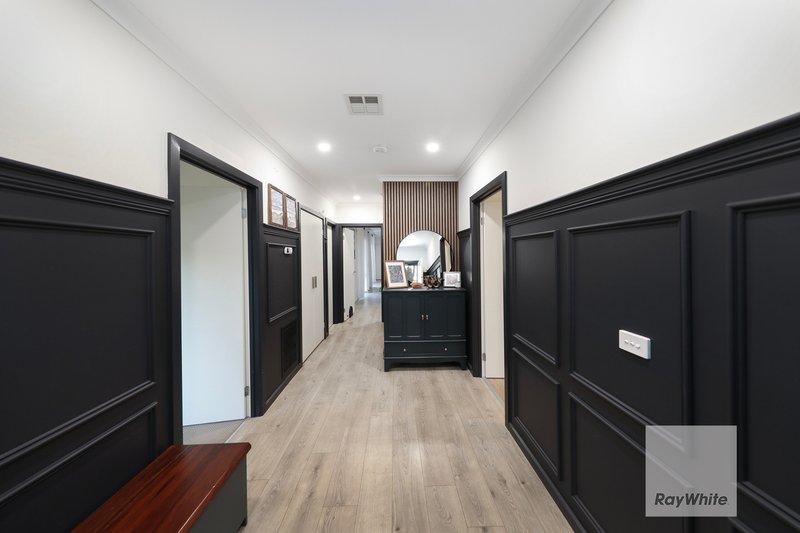Photo - 11 Parkfield Walk, Westmeadows VIC 3049 - Image 4