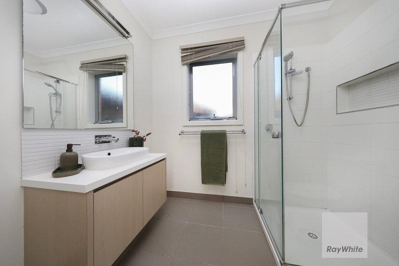Photo - 11 Parkfield Walk, Westmeadows VIC 3049 - Image 15
