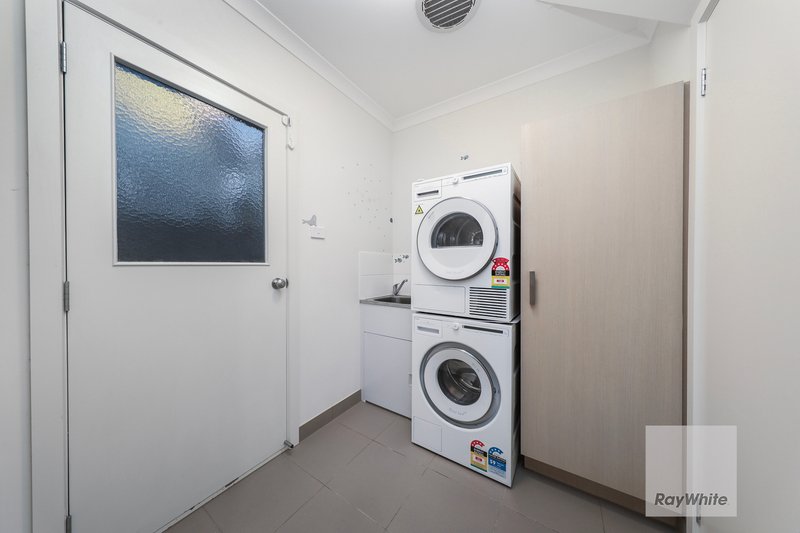 Photo - 11 Parkfield Walk, Westmeadows VIC 3049 - Image 21