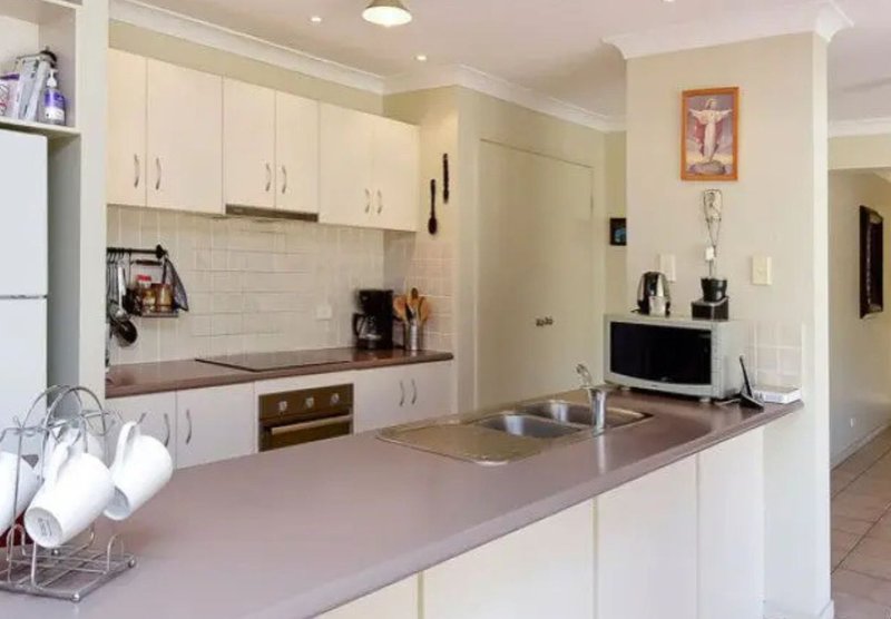 Photo - 11 Parkside Place, Forest Lake QLD 4078 - Image 5