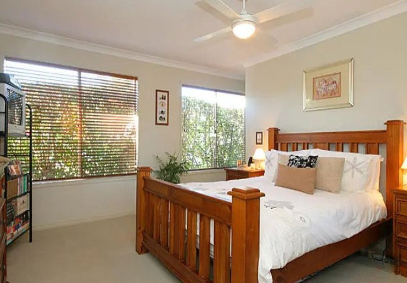 Photo - 11 Parkside Place, Forest Lake QLD 4078 - Image 6