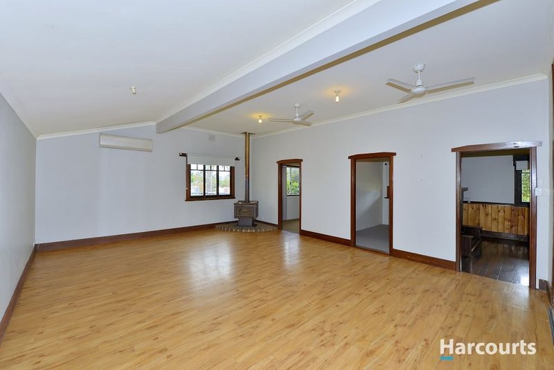 Photo - 11 Parnell Street, Waroona WA 6215 - Image 4