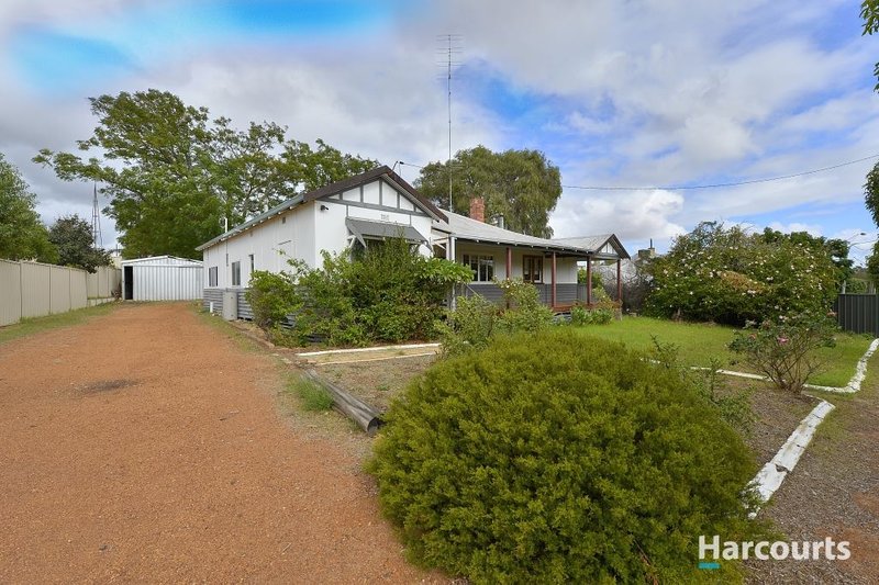 Photo - 11 Parnell Street, Waroona WA 6215 - Image 17