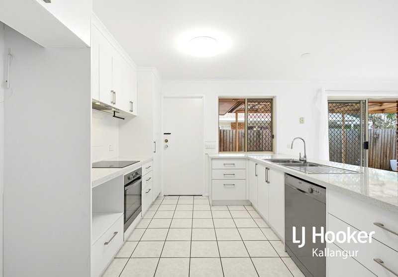 Photo - 11 Paroo Place, Murrumba Downs QLD 4503 - Image 4