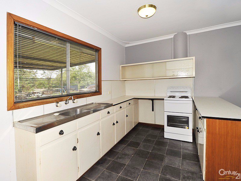 Photo - 11 Paterson Road, Pinjarra WA 6208 - Image 4