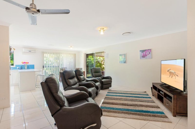 Photo - 11 Paynters Pocket Ave , Palmwoods QLD 4555 - Image 6