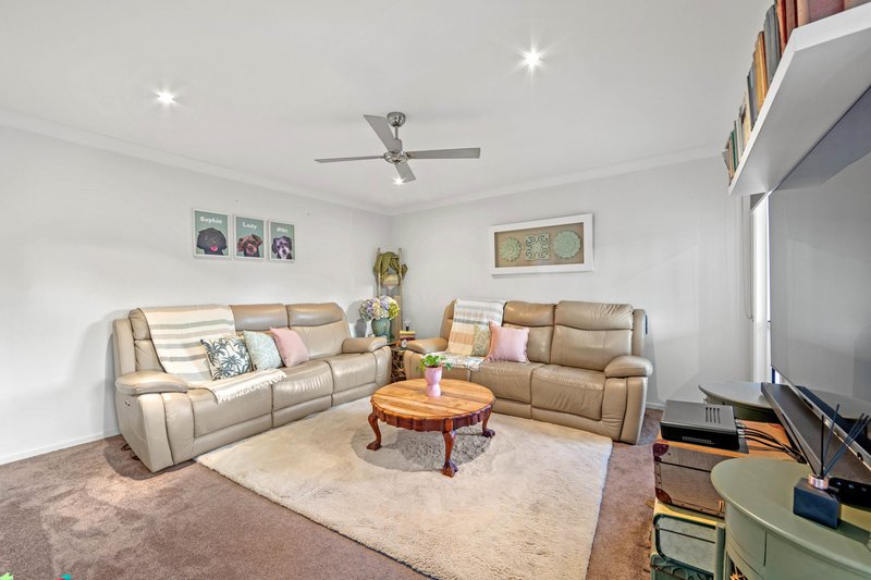 Photo - 11 Pendragon Drive, Coomera Waters QLD 4209 - Image 4