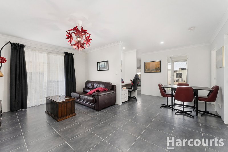 Photo - 11 Peppertree Close, Wannanup WA 6210 - Image 25