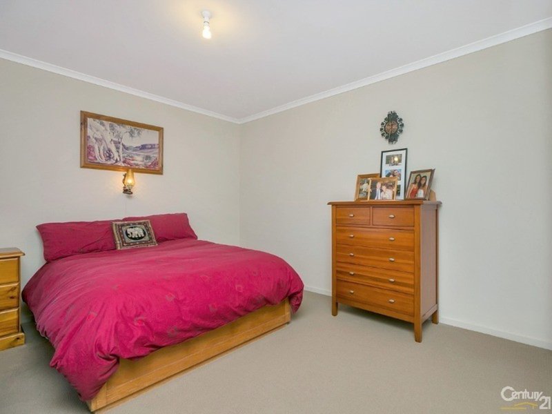 Photo - 11 Periwinkle Drive, Aldinga Beach SA 5173 - Image 4