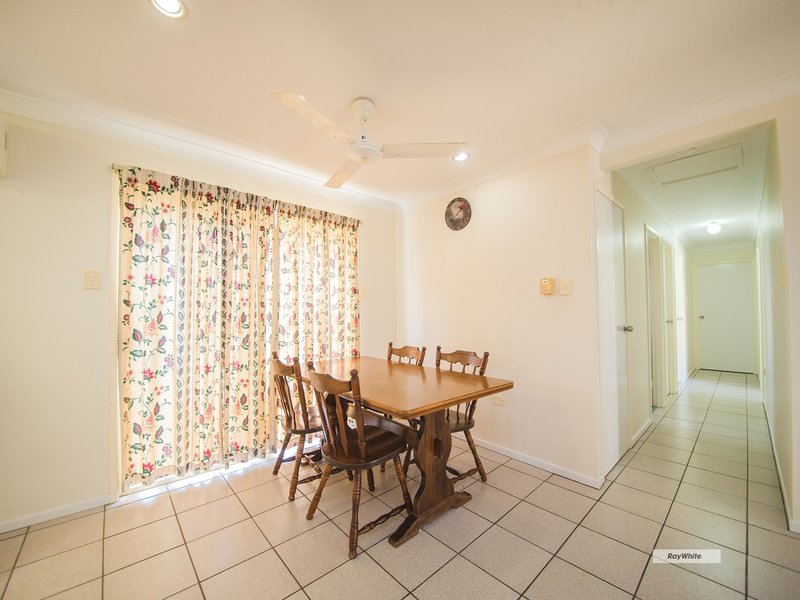 Photo - 11 Permien Street, Norman Gardens QLD 4701 - Image 3