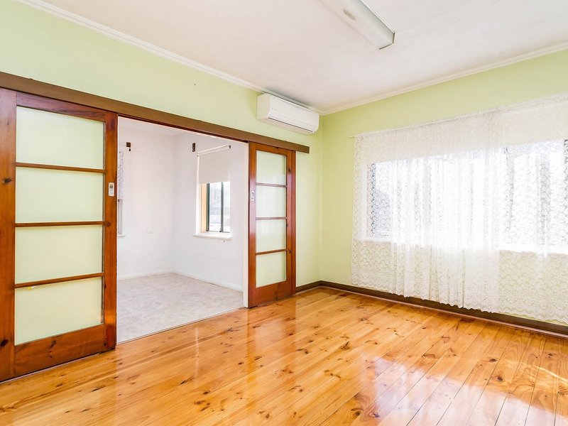 Photo - 11 Peterhead Street, Largs Bay SA 5016 - Image 2