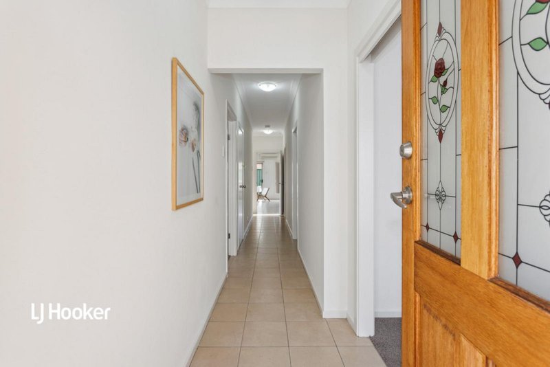 Photo - 11 Phillipson Circuit, Mawson Lakes SA 5095 - Image 2