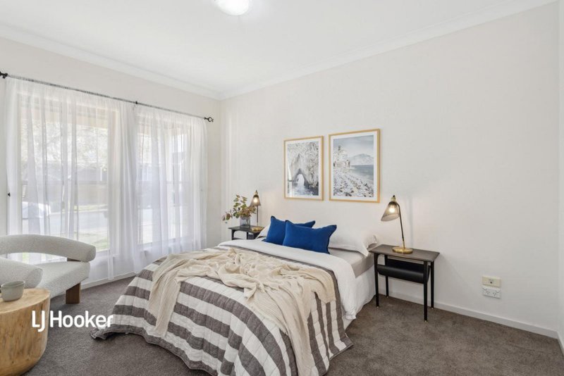 Photo - 11 Phillipson Circuit, Mawson Lakes SA 5095 - Image 3