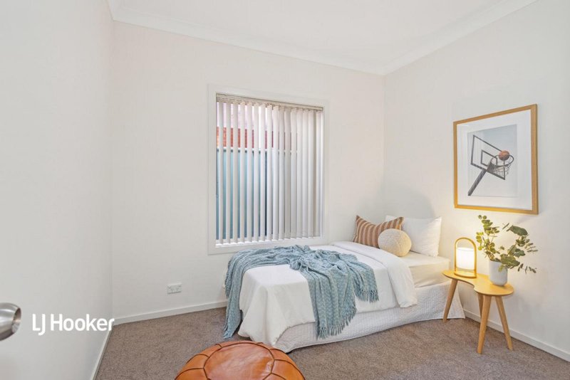 Photo - 11 Phillipson Circuit, Mawson Lakes SA 5095 - Image 6