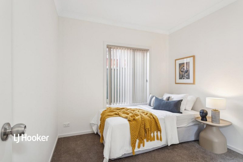 Photo - 11 Phillipson Circuit, Mawson Lakes SA 5095 - Image 7