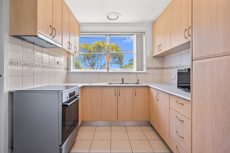 Photo - 11 Pickersgill Avenue, Sunshine West VIC 3020 - Image 4