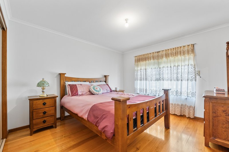 Photo - 11 Pickersgill Avenue, Sunshine West VIC 3020 - Image 8