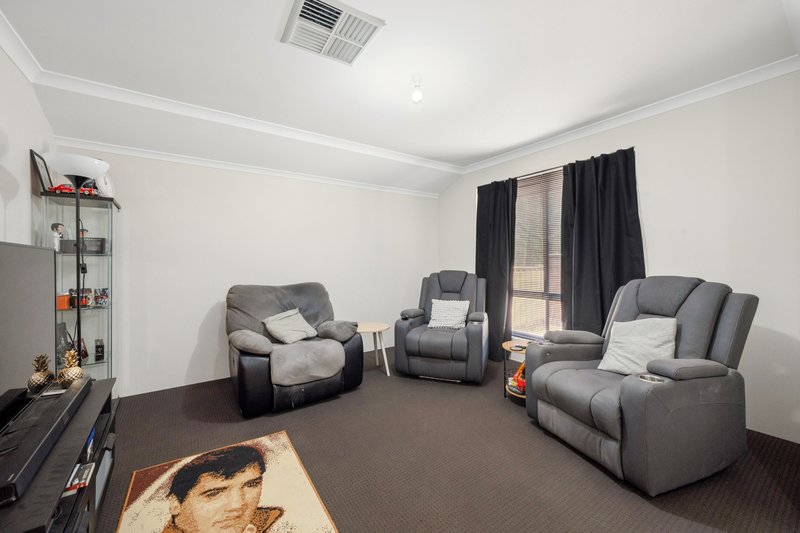 Photo - 11 Piesley Street, Hammond Park WA 6164 - Image 6