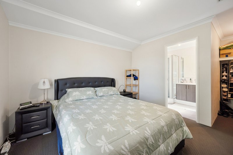 Photo - 11 Piesley Street, Hammond Park WA 6164 - Image 8