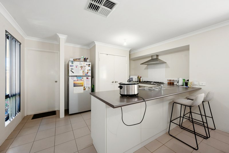 Photo - 11 Piesley Street, Hammond Park WA 6164 - Image 16