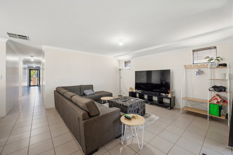 Photo - 11 Piesley Street, Hammond Park WA 6164 - Image 20