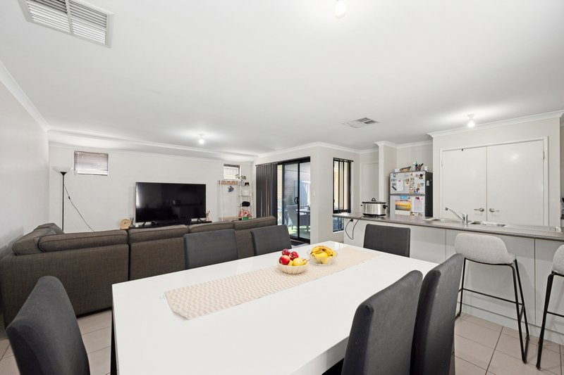 Photo - 11 Piesley Street, Hammond Park WA 6164 - Image 24