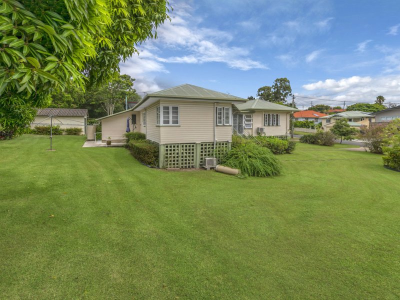 Photo - 11 Pilliga Street, Wavell Heights QLD 4012 - Image 6