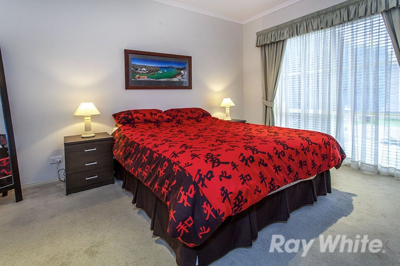 Photo - 1/1 Pine Tree Avenue, Glen Waverley VIC 3150 - Image 6