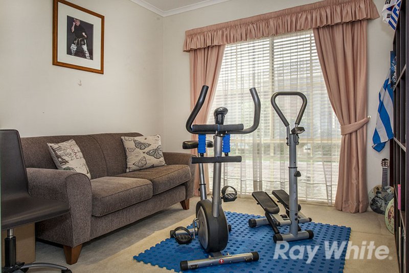 Photo - 1/1 Pine Tree Avenue, Glen Waverley VIC 3150 - Image 9