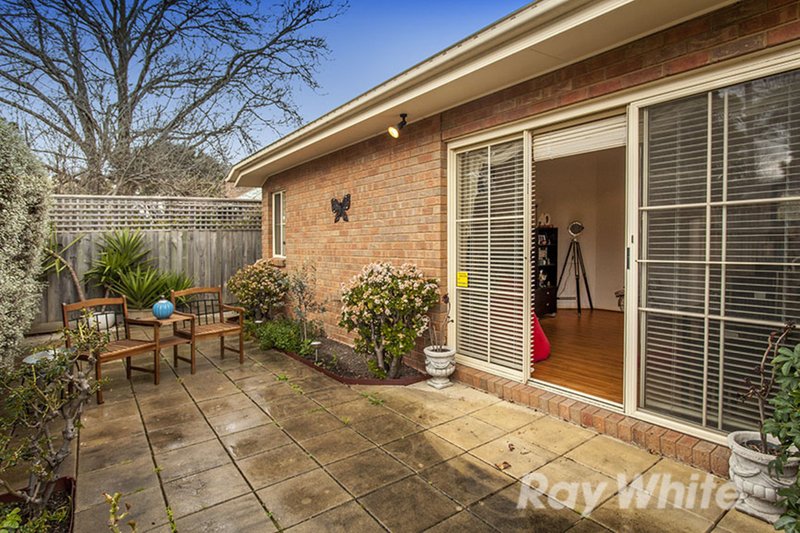 Photo - 1/1 Pine Tree Avenue, Glen Waverley VIC 3150 - Image 10