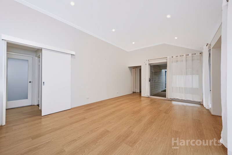 Photo - 11 Pingle Drive, Greenfields WA 6210 - Image 3