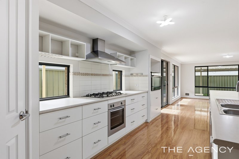 Photo - 11 Pinnacle Turn, Baldivis WA 6171 - Image 2