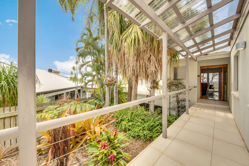 Photo - 11 Piper Street, West Gladstone QLD 4680 - Image 2